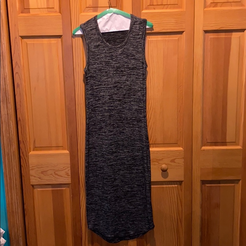 Aritzia Wilfred free maxi dress